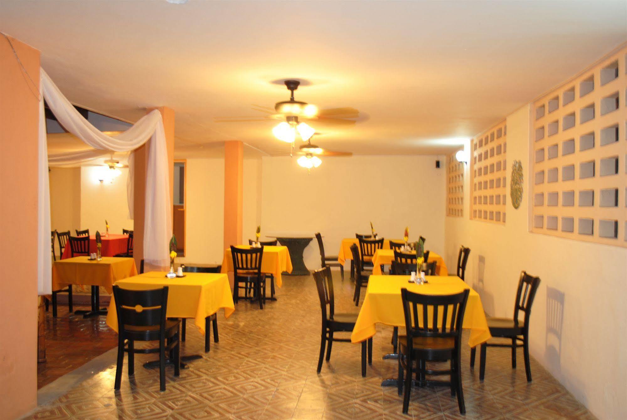 Hotel Imperial Cap-Haitien Bagian luar foto