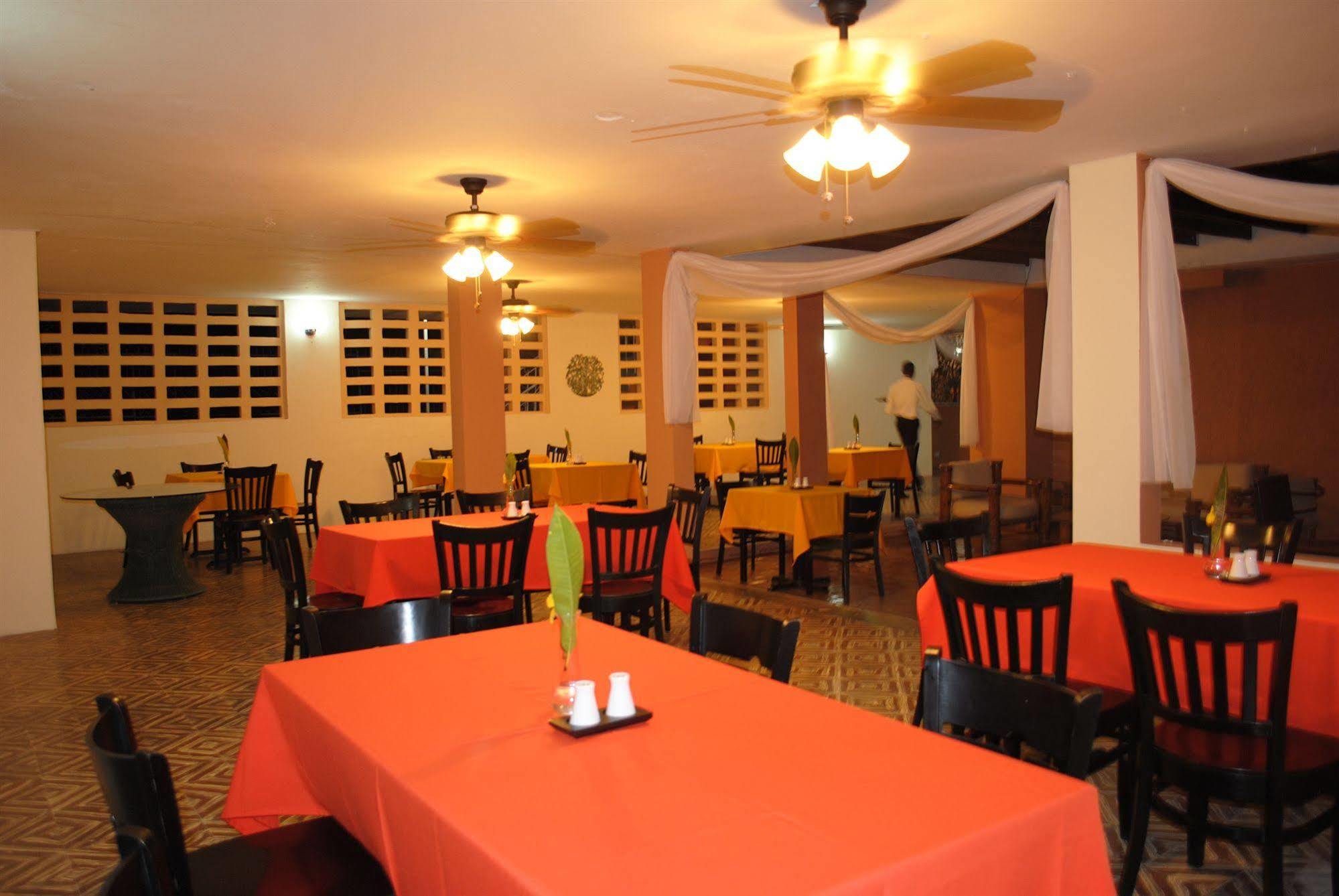 Hotel Imperial Cap-Haitien Bagian luar foto