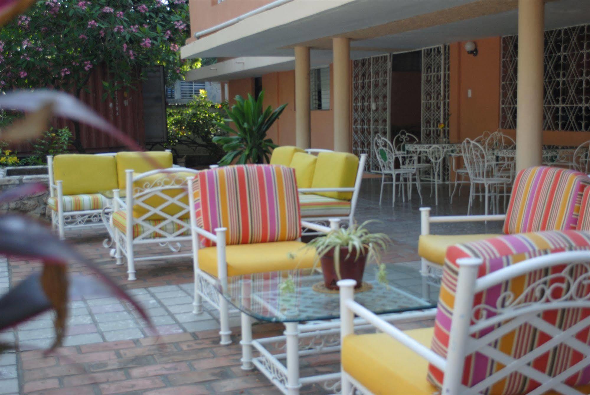 Hotel Imperial Cap-Haitien Bagian luar foto